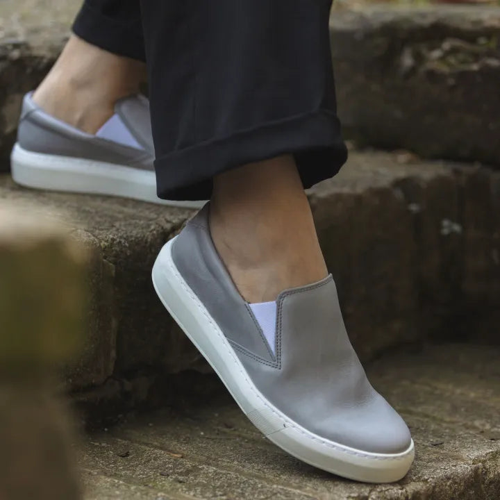 Leny Grey slip in Vasky