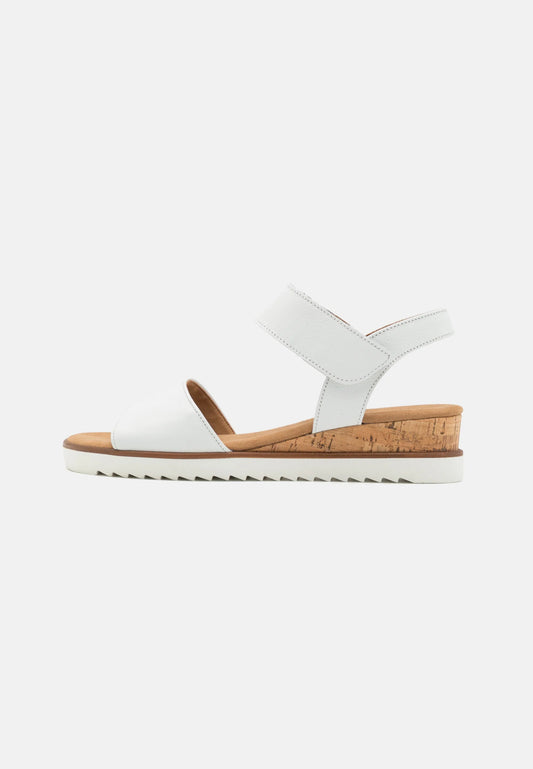 Hvid skind sandal med kilehæl Gabor